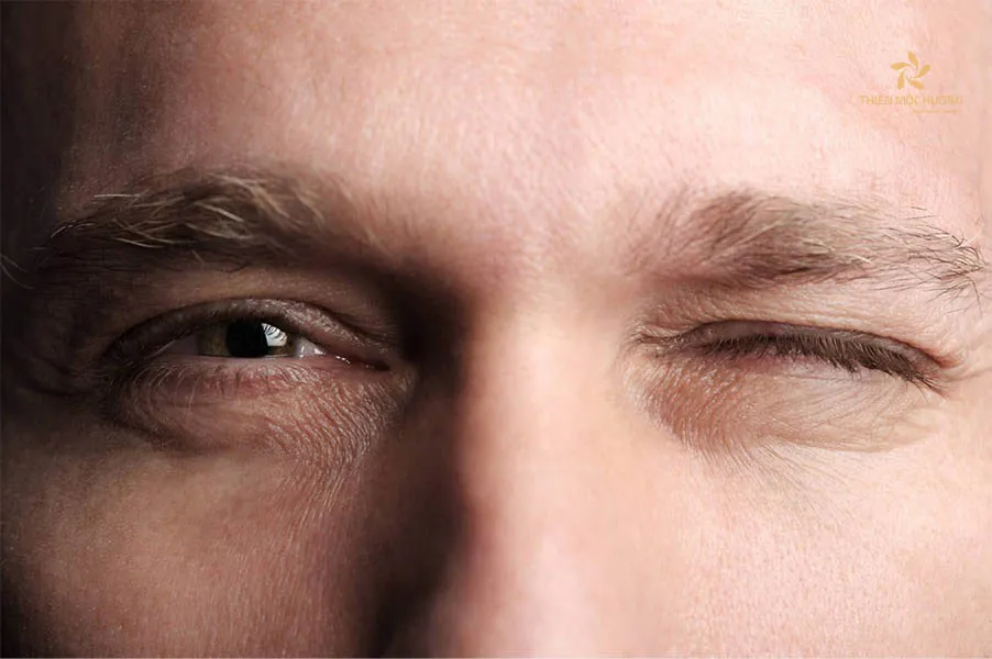 Bói nháy mắt: Giải mã bí ẩn về hiện tượng nháy mắt ở nam nữ