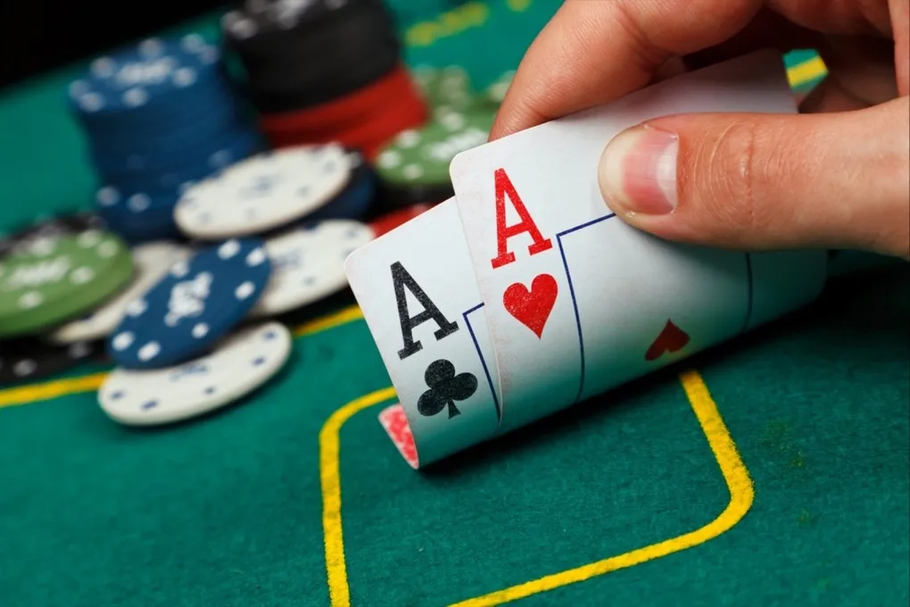 Hướng Dẫn Cách Chơi Poker Chi Tiết Cho Người Mới